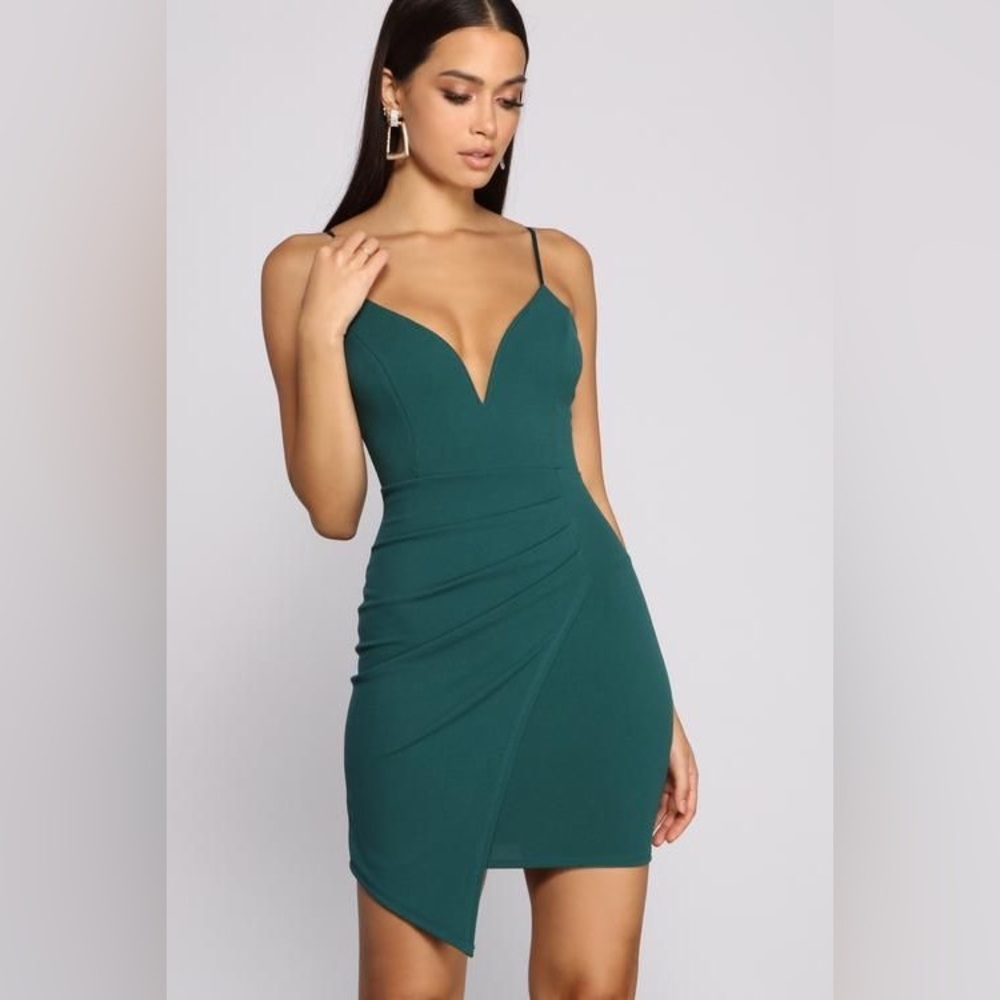 Windsor Emerald Ruched Asymmetrical Mini Dress – Size Small